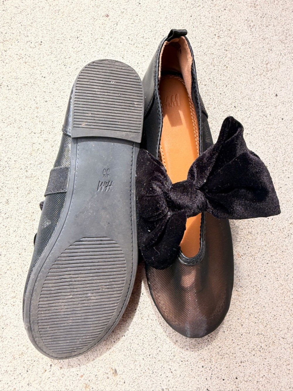 H&M Black Velvet Bow Mary Jane Dress Shoes for Kids - Picture 3 of 3